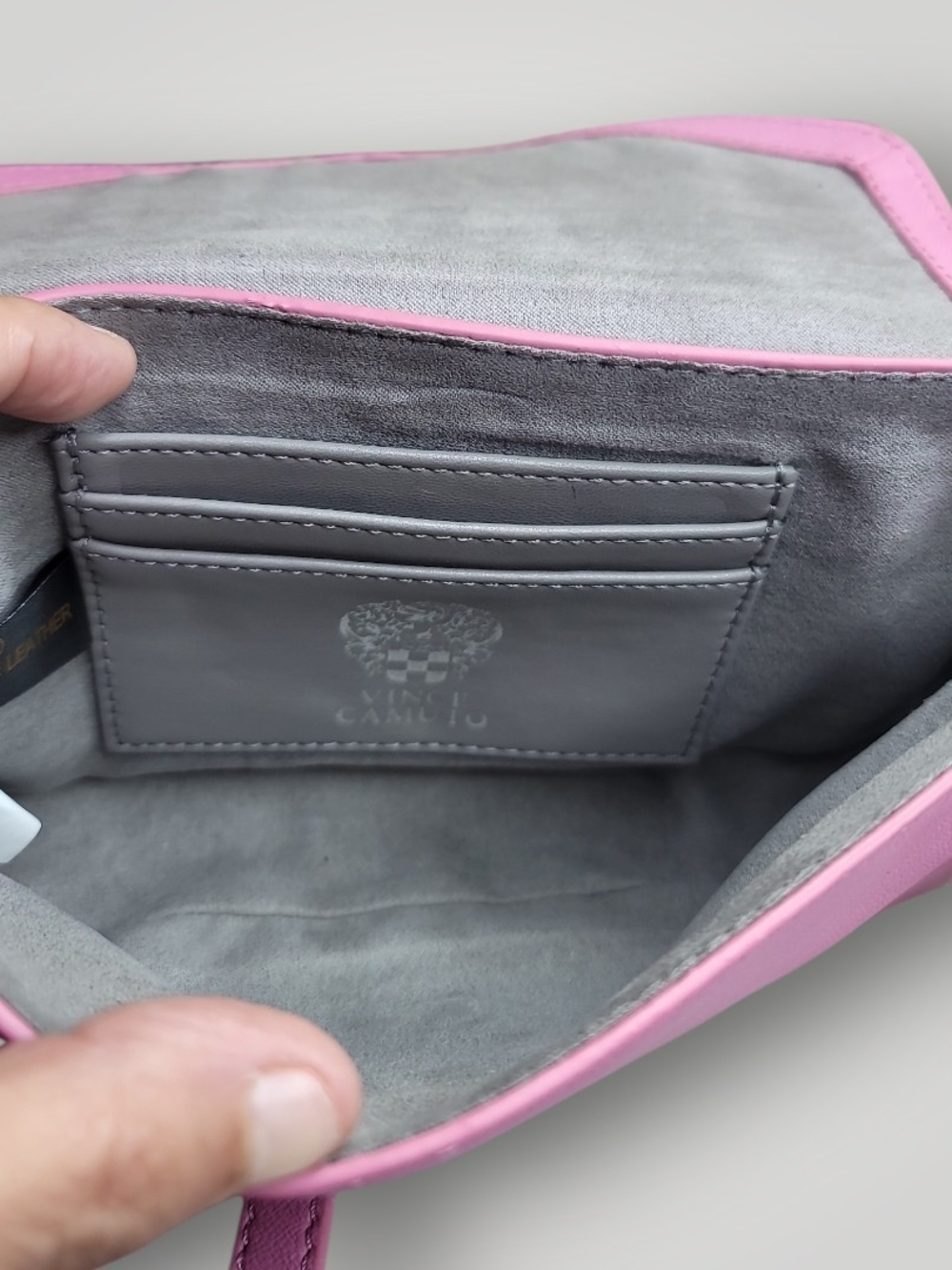 Vince Camuto Lefto Leather Crossbody Bag in the shade "Arresting Pink EUC - Picture 8 of 11